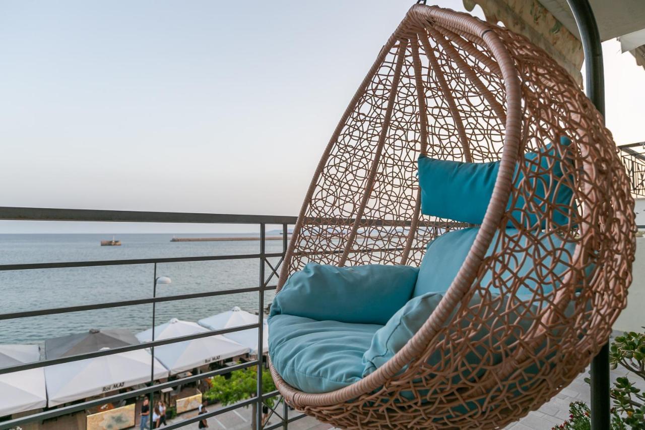 Seafront Kalamata Haven - Blue Luxury Suite Eksteriør billede