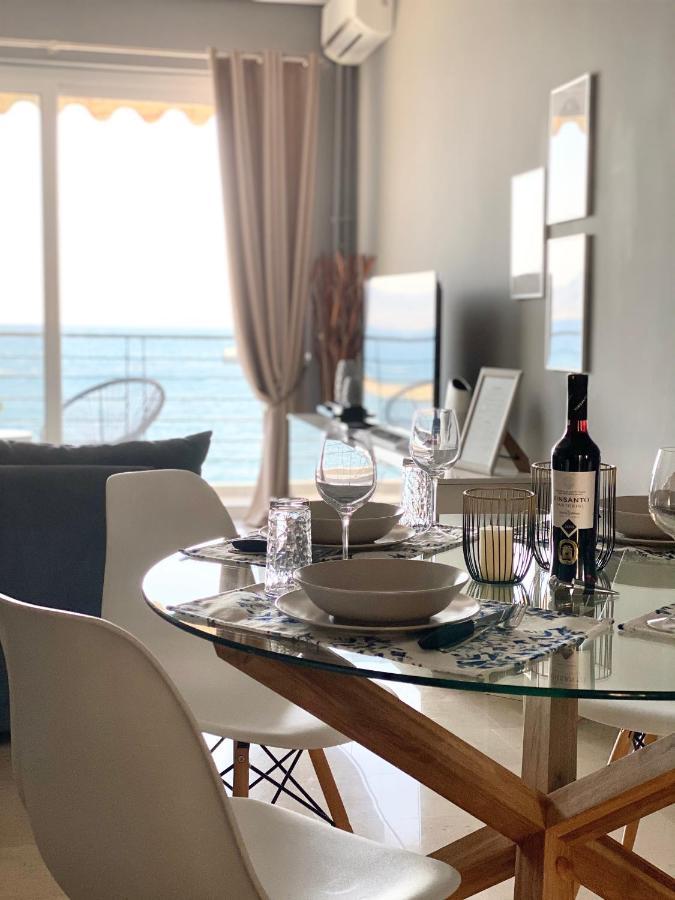 Seafront Kalamata Haven - Blue Luxury Suite Eksteriør billede
